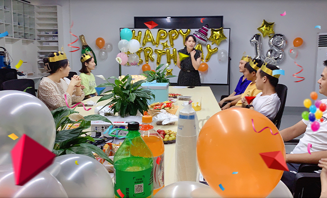 Warm October AiXun's birthday party for staff