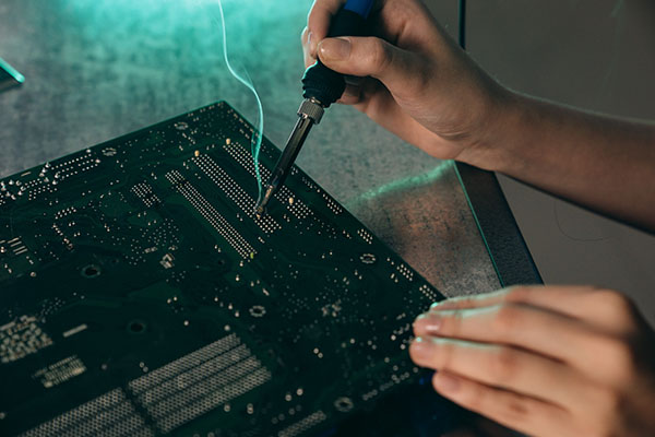 Understanding the Basics of SMD Soldering Stations