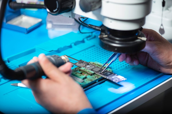 Desoldering SMD Components: A Beginner's Guide