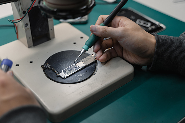 The Latest Tooling Solutions for Micro Soldering
