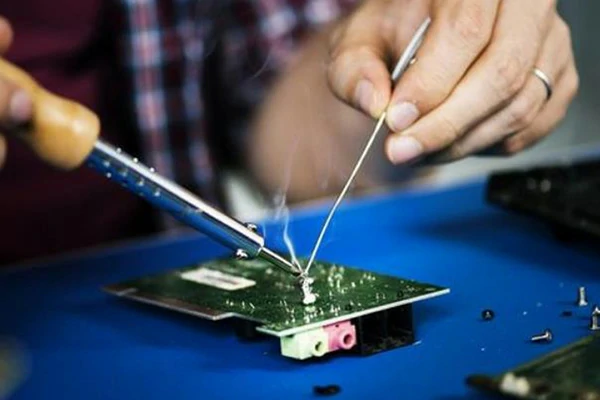 Safety Precautions for Operating a Constant Temperature Soldering Iron